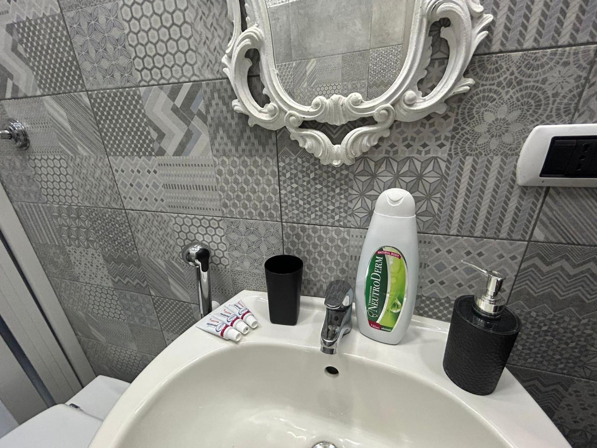 Cuore Di Napoli Hotel Bagian luar foto